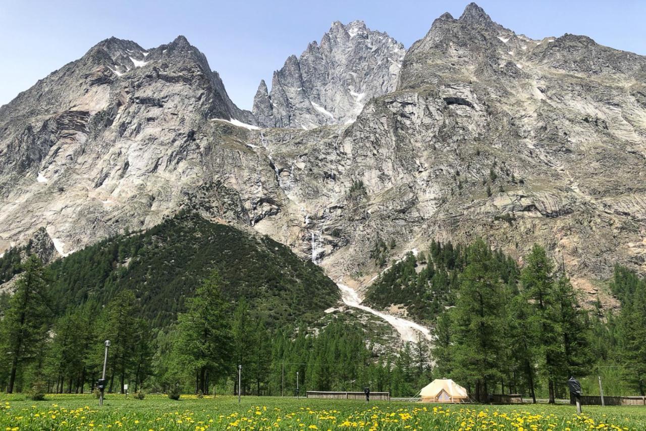 Hobo Camping Courmayeur Exterior foto